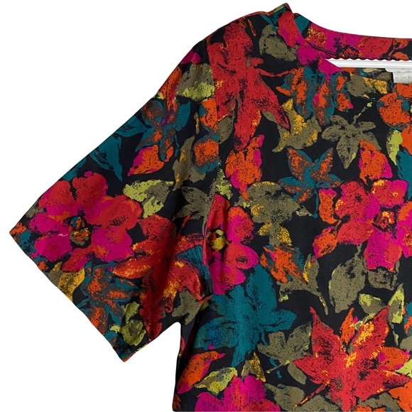 Odyssey Women's Vintage Floral Sheer Short Sleeve Top - Picture 5 of 6